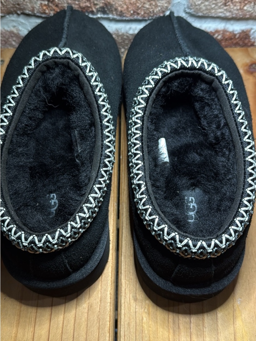 Ugg Tazman European size 40 US size 9